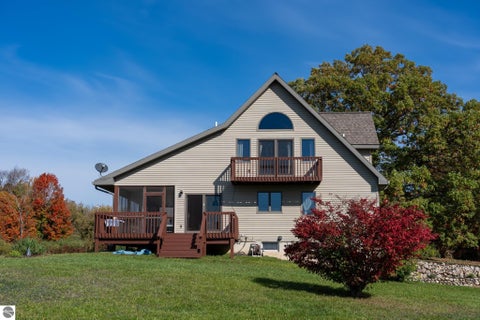 Photo of 9355 W Blanchard Road, Blanchard, MI 49310 (MLS # 1951593)