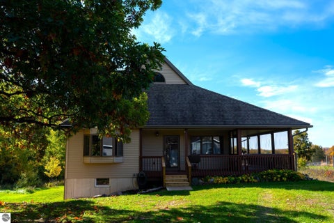 Tiny photo for 9355 W Blanchard Road, Blanchard, MI 49310 (MLS # 1951593)