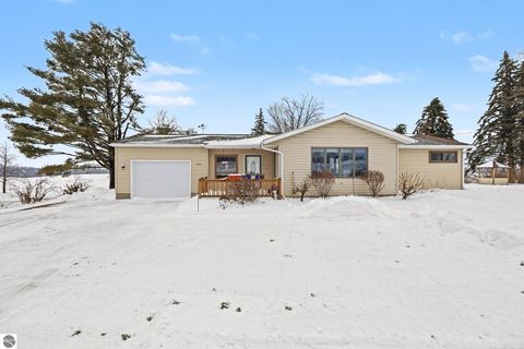 Photo of 10555 E 48 Road, Cadillac, MI 49601 (MLS # 1943099)