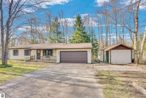 Photo of 143 Arbutus Avenue, Cadillac, MI 49601 (MLS # 1944222)