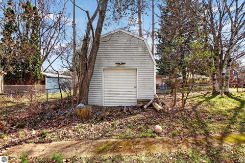 Tiny photo for 804 Woodworth Avenue, Alma, MI 48801 (MLS # 1943786)