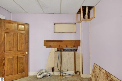 Tiny photo for 804 Woodworth Avenue, Alma, MI 48801 (MLS # 1943786)