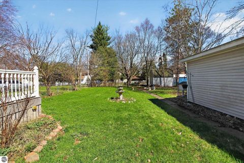 Tiny photo for 804 Woodworth Avenue, Alma, MI 48801 (MLS # 1943786)