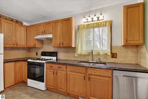 Tiny photo for 804 Woodworth Avenue, Alma, MI 48801 (MLS # 1943786)