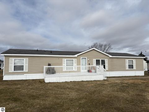 Photo of 7317 Ladds Court, Alma, MI 48801 (MLS # 1942794)