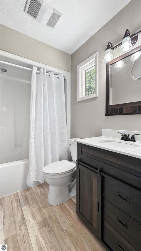 Tiny photo for 402 Indiana Avenue, Cadillac, MI 49601 (MLS # 1947776)