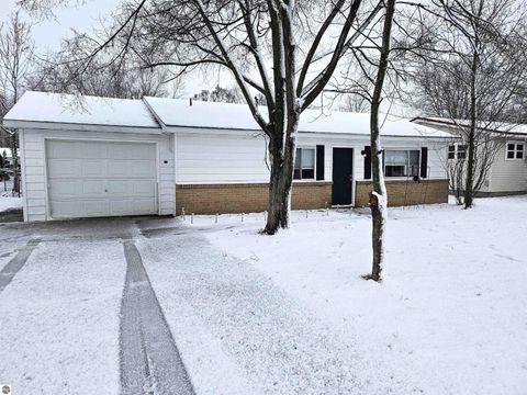Photo of 1606 Fessenden Avenue, Mt Pleasant, MI 48858 (MLS # 1942952)