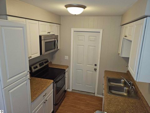 Tiny photo for 1606 Fessenden Avenue, Mt Pleasant, MI 48858 (MLS # 1942952)