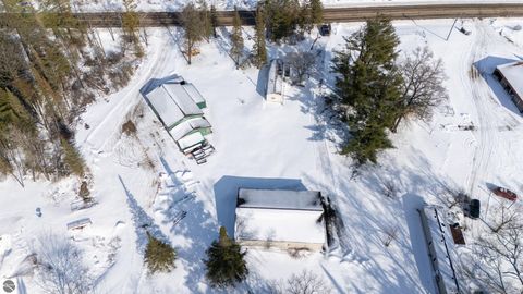 Tiny photo for 3108 S Loxley Road, Houghton Lake, MI 48629 (MLS # 1943118)