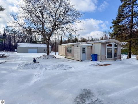 Tiny photo for 3108 S Loxley Road, Houghton Lake, MI 48629 (MLS # 1943118)