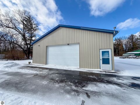 Tiny photo for 3108 S Loxley Road, Houghton Lake, MI 48629 (MLS # 1943118)