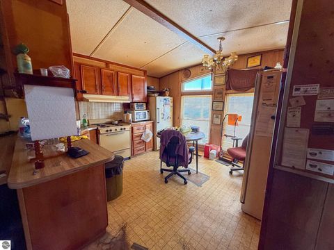 Tiny photo for 3108 S Loxley Road, Houghton Lake, MI 48629 (MLS # 1943118)