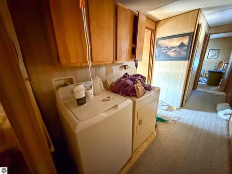 Tiny photo for 3108 S Loxley Road, Houghton Lake, MI 48629 (MLS # 1943118)