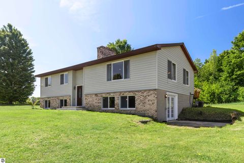 Photo of 4848 Benzie Highway, Benzonia, MI 49616 (MLS # 1946188)