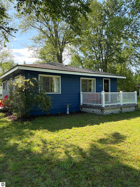 Tiny photo for 508 Shore View Drive, Houghton Lake, MI 48629 (MLS # 1947212)
