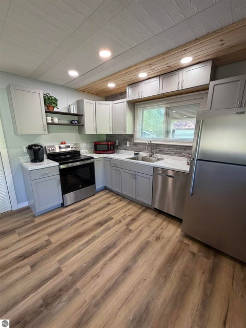 Tiny photo for 508 Shore View Drive, Houghton Lake, MI 48629 (MLS # 1947212)