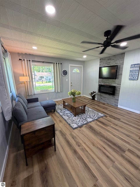 Tiny photo for 508 Shore View Drive, Houghton Lake, MI 48629 (MLS # 1947212)