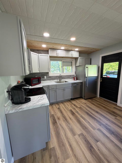 Tiny photo for 508 Shore View Drive, Houghton Lake, MI 48629 (MLS # 1947212)