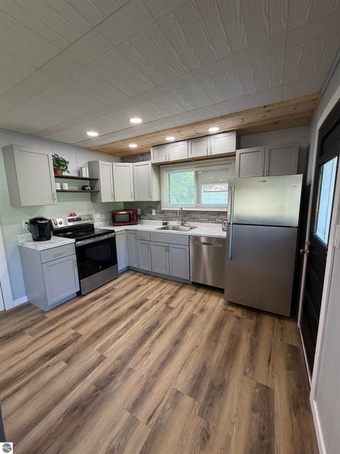 Tiny photo for 508 Shore View Drive, Houghton Lake, MI 48629 (MLS # 1947212)