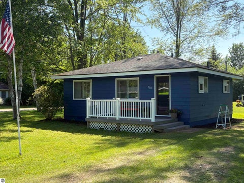 Tiny photo for 508 Shore View Drive, Houghton Lake, MI 48629 (MLS # 1947212)