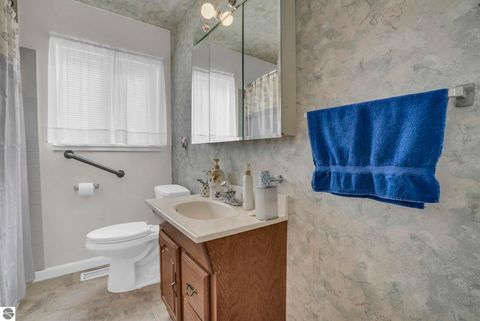 Tiny photo for 302 Allen Street, Cadillac, MI 49601 (MLS # 1944305)