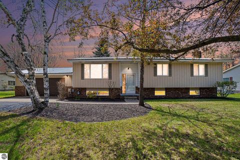 Tiny photo for 3431 Maradee Court, Farwell, MI 48622 (MLS # 1944938)