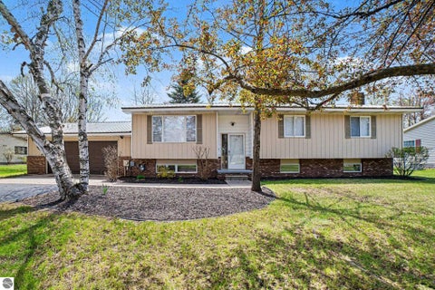 Photo of 3431 Maradee Court, Farwell, MI 48622 (MLS # 1944938)