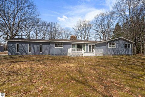 Photo of 6561 E 34 1/2 Road, Cadillac, MI 49601 (MLS # 1943867)