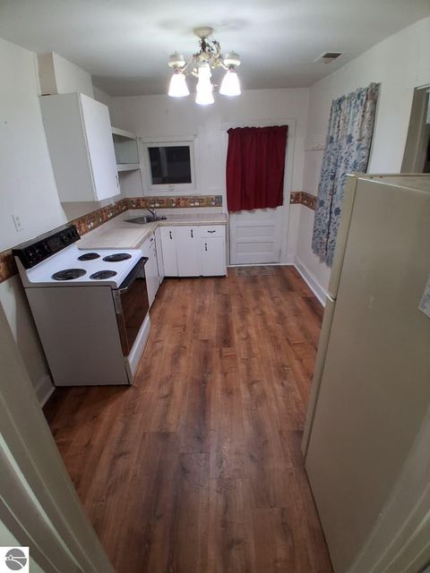 Tiny photo for 4712 Jefferson Avenue, Midland, MI 48640 (MLS # 1943471)