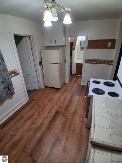 Tiny photo for 4712 Jefferson Avenue, Midland, MI 48640 (MLS # 1943471)