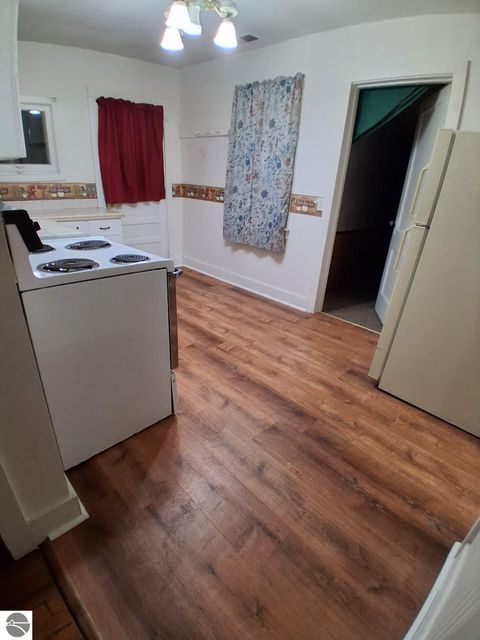 Tiny photo for 4712 Jefferson Avenue, Midland, MI 48640 (MLS # 1943471)