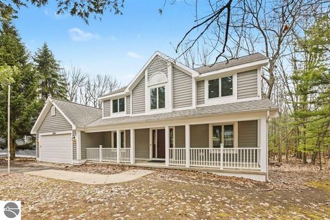 Photo of 3854 Village Circle, Traverse City, MI 49686 (MLS # 1943624)