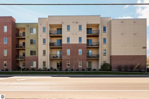 Tiny photo for 630306 S Garfield Avenue #306, Traverse City, MI 49686 (MLS # 1945084)