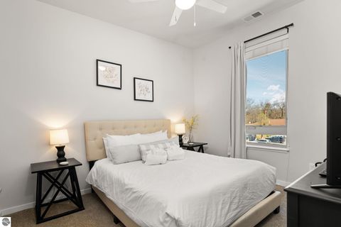 Tiny photo for 630306 S Garfield Avenue #306, Traverse City, MI 49686 (MLS # 1945084)