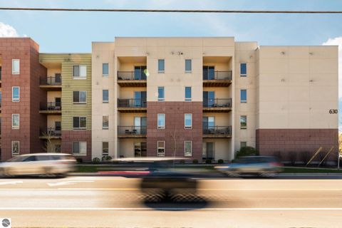 Tiny photo for 630306 S Garfield Avenue #306, Traverse City, MI 49686 (MLS # 1945084)