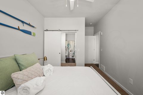 Tiny photo for 630306 S Garfield Avenue #306, Traverse City, MI 49686 (MLS # 1945084)