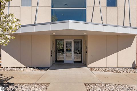 Tiny photo for 630306 S Garfield Avenue #306, Traverse City, MI 49686 (MLS # 1945084)