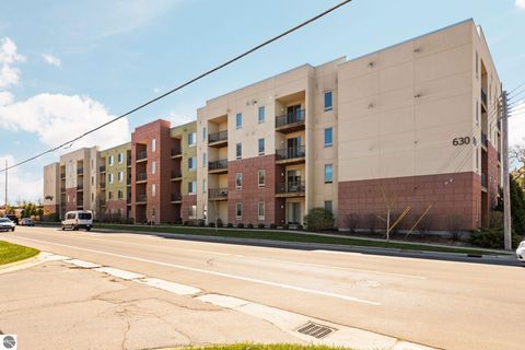 Tiny photo for 630306 S Garfield Avenue #306, Traverse City, MI 49686 (MLS # 1945084)