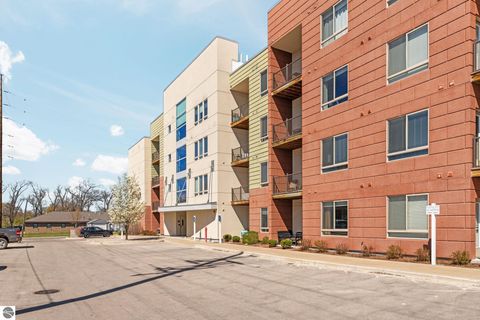 Tiny photo for 630306 S Garfield Avenue #306, Traverse City, MI 49686 (MLS # 1945084)