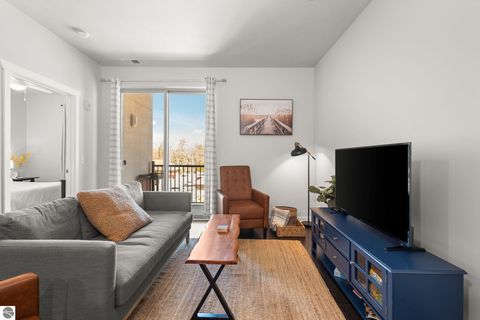Tiny photo for 630306 S Garfield Avenue #306, Traverse City, MI 49686 (MLS # 1945084)