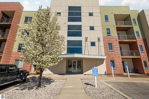 Tiny photo for 630306 S Garfield Avenue #306, Traverse City, MI 49686 (MLS # 1945084)