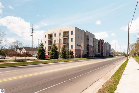 Tiny photo for 630306 S Garfield Avenue #306, Traverse City, MI 49686 (MLS # 1945084)
