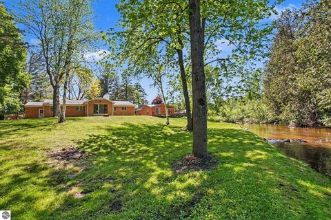 Tiny photo for 2071 E Ludington Avenue, Clare, MI 48617 (MLS # 1945878)