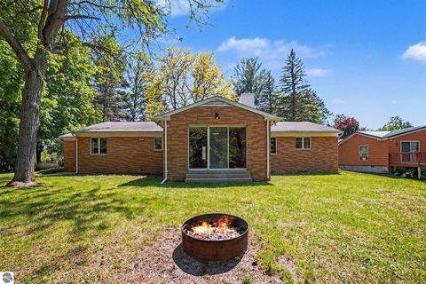 Tiny photo for 2071 E Ludington Avenue, Clare, MI 48617 (MLS # 1945878)