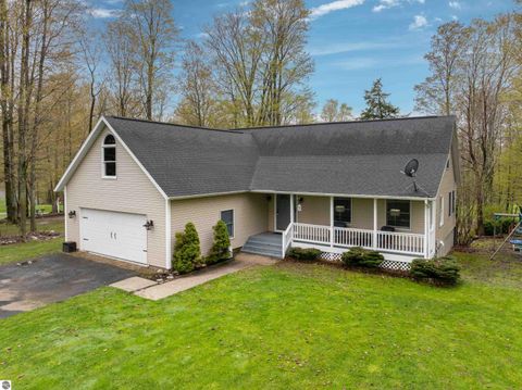 Photo of 3055 White Tail Drive, Bellaire, MI 49615 (MLS # 1945265)