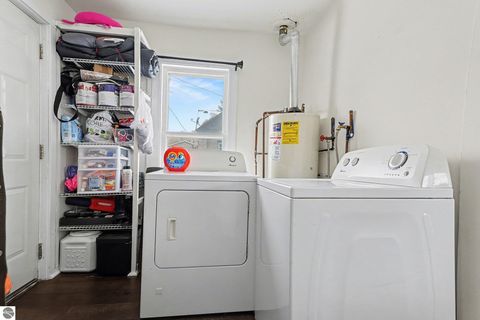 Tiny photo for 200 Nebobish Avenue, Essexville, MI 48732 (MLS # 1941829)