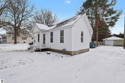 Tiny photo for 200 Nebobish Avenue, Essexville, MI 48732 (MLS # 1941829)