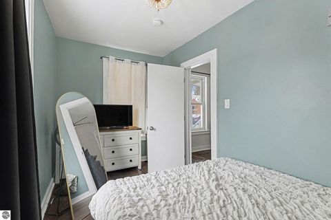 Tiny photo for 200 Nebobish Avenue, Essexville, MI 48732 (MLS # 1941829)