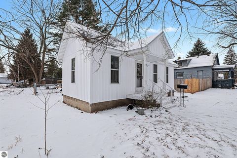 Tiny photo for 200 Nebobish Avenue, Essexville, MI 48732 (MLS # 1941829)