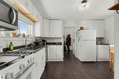 Tiny photo for 200 Nebobish Avenue, Essexville, MI 48732 (MLS # 1941829)